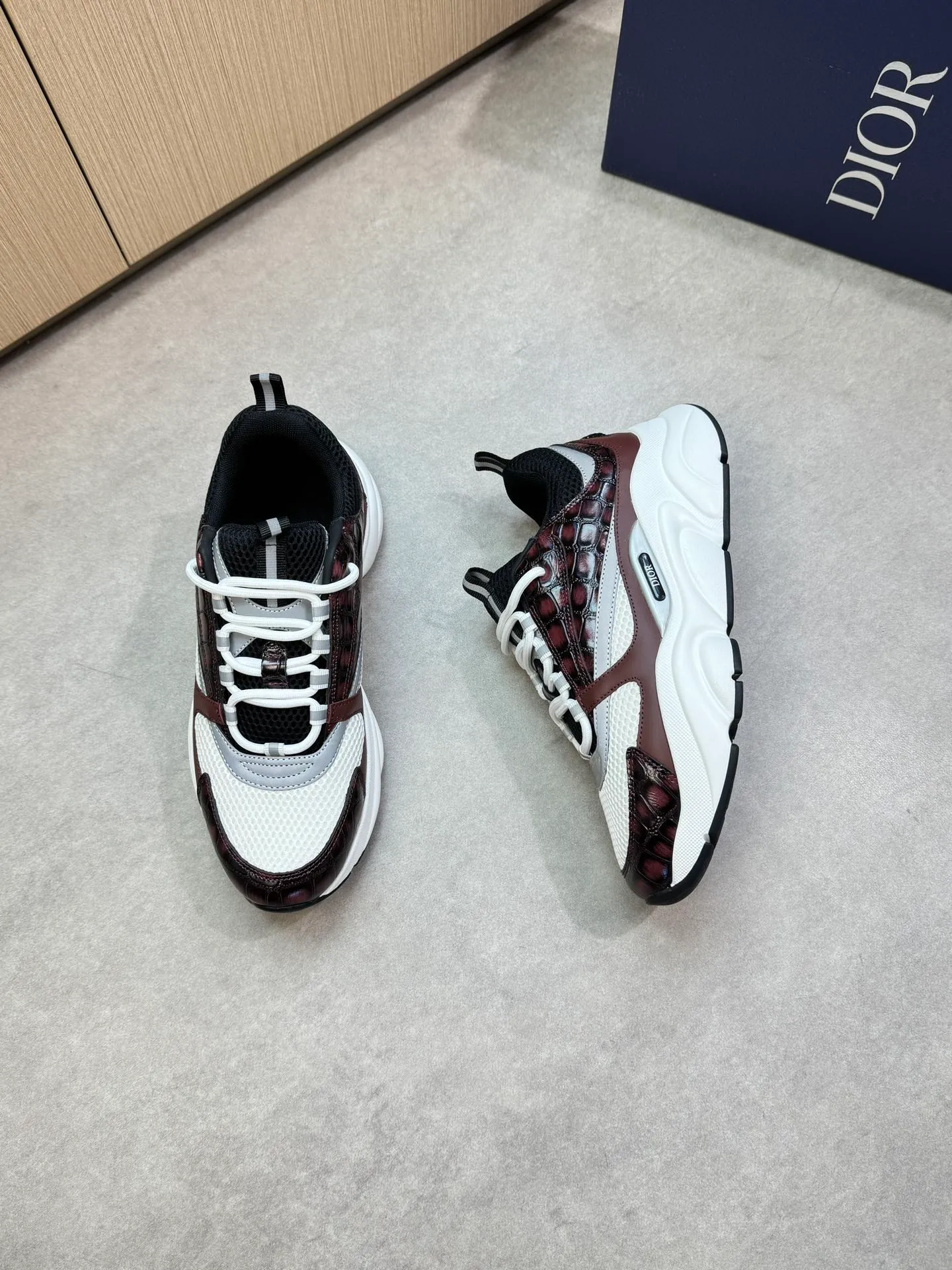 Factory price: 460💰[Dior] Dior - high-end quality original order 🔍🔍🔍 casual sports shoes - upper: 🔝 stone pattern calfskin, high silk mesh canvas, brand totem cloth, tongue and heel; reflective brand webbing - lining: brand canvas - original: ultra-light T men's shoes 💰U foam rubber; two-color molded outsole -Ultra-high quality control·Fine workmanship: highlighted (high-end·nobility·grade) -Size: 39-44 (38, 45, 46, 47, can be customized)·D9285